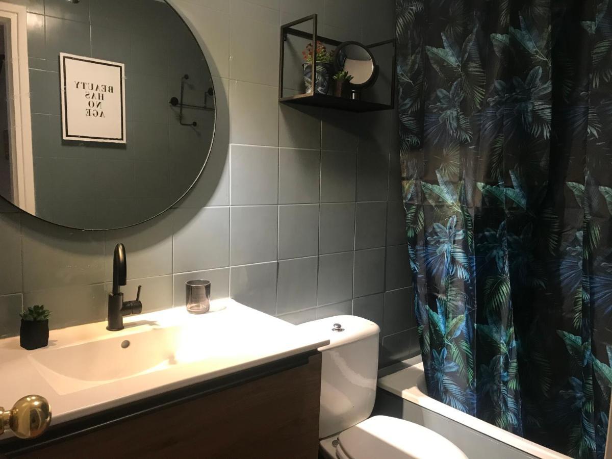 Apartment Con Encanto Y Terraza En Barri Vell De Girona, El Cul De La Lleona *